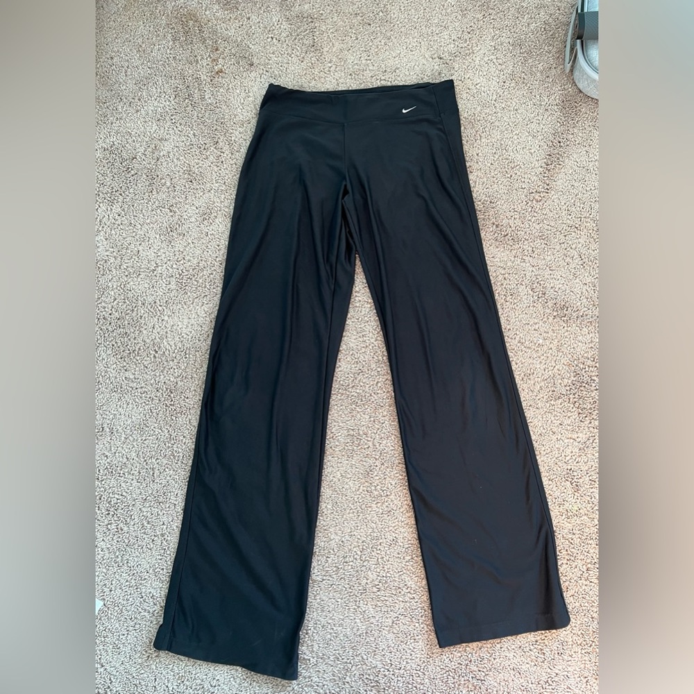 Nike Women’s Fit Dry Flared Leggings Black